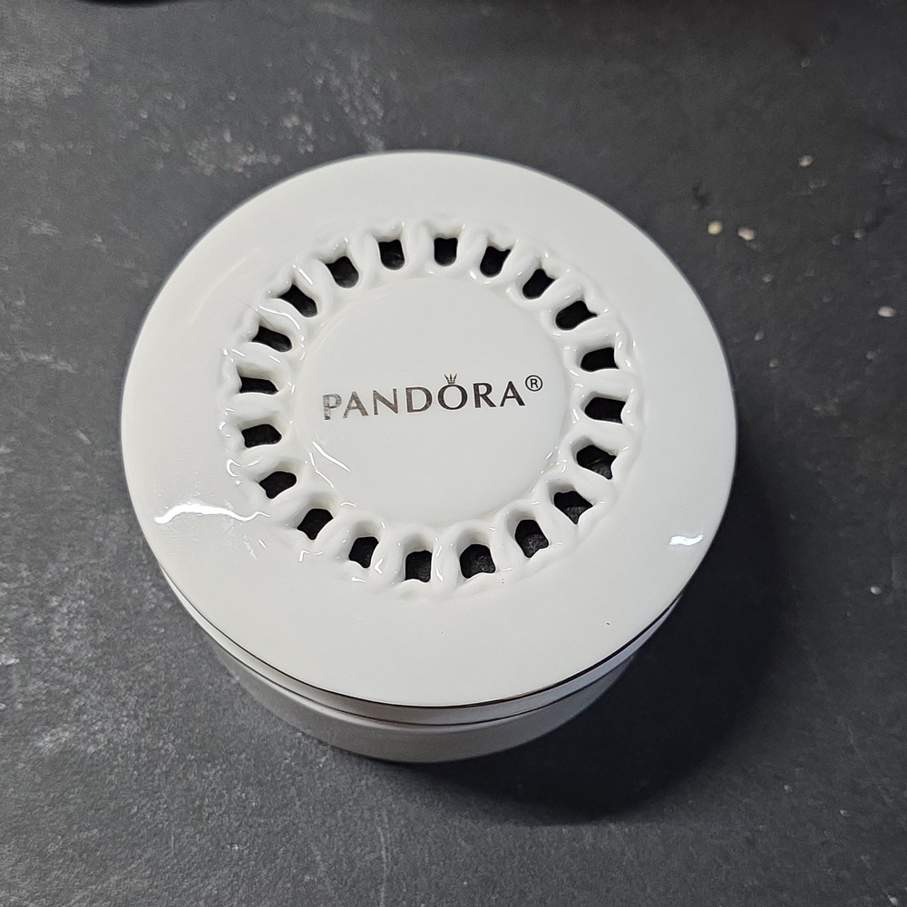 Pandora White Ceramic Jewelry Holder READ
